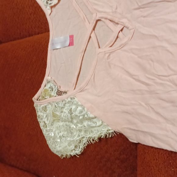 Top - Picture 2 of 3